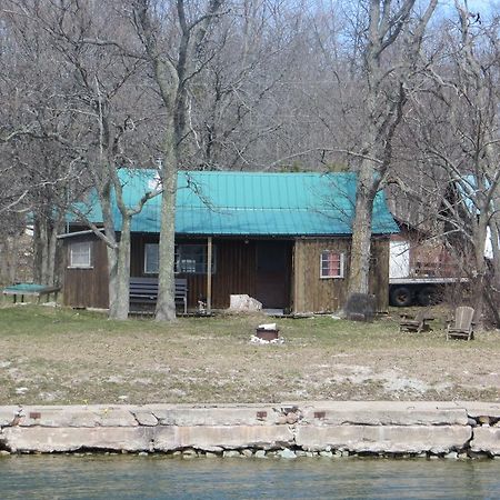 Lake Wolsey Cabins Gore Bay Exterior photo