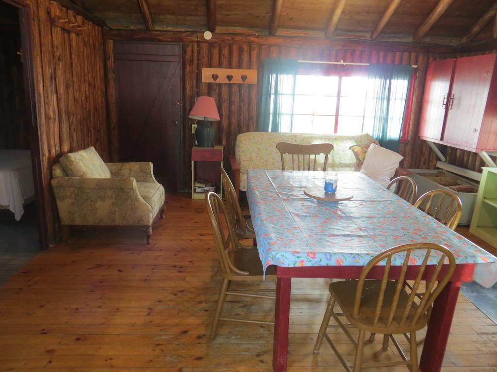 Lake Wolsey Cabins Gore Bay Exterior photo
